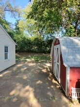 2575 Hawthorne Manor Dr in Florissant, MO - Foto de edificio - Building Photo