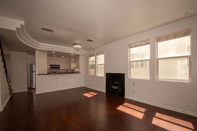 4259 Dixie Canyon Ave in Los Angeles, CA - Building Photo - Building Photo