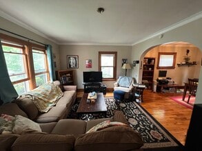 1300 W Barnes Ave in Lansing, MI - Building Photo - Building Photo