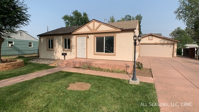 property at 534 Lynn Ave