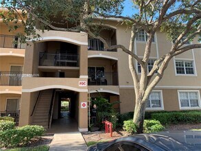151 SW 117th Ave, Unit 305 in Pembroke Pines, FL - Foto de edificio - Building Photo