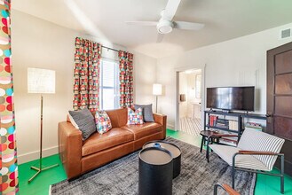 108 Featherbone Ave in Three Oaks, MI - Building Photo - Building Photo