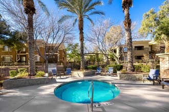 The Fairways by Picerne in Las Vegas, NV - Foto de edificio - Building Photo