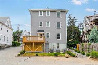 192 Montauk Ave, Unit 1 in New London, CT - Building Photo - Building Photo