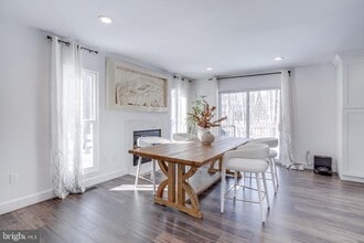 5704 Wood Duck Ct in Burke, VA - Building Photo - Building Photo