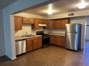 8902 Aztec Rd NE in Albuquerque, NM - Building Photo - Building Photo