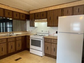 511 Mondell St in Thermopolis, WY - Foto de edificio - Building Photo
