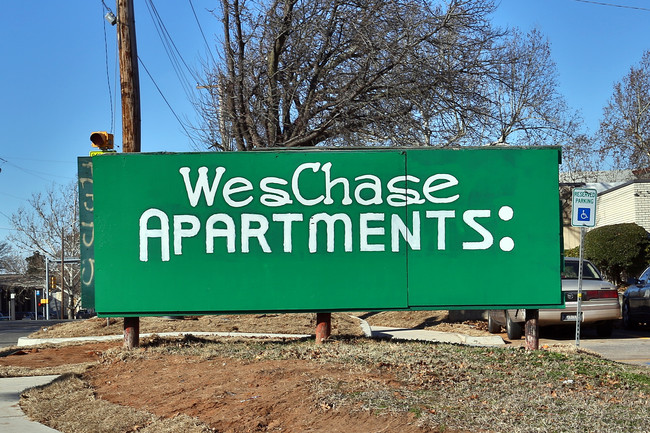 Wes-Chase Apartments in Oklahoma City, OK - Foto de edificio - Building Photo