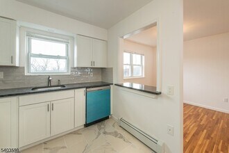 2467 NJ-10 in Morris Plains, NJ - Building Photo - Building Photo