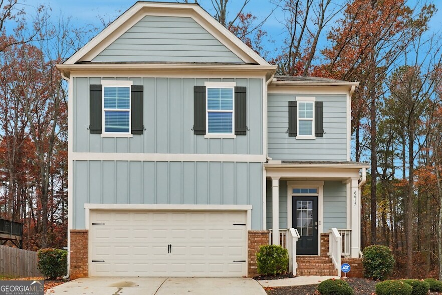 6615 Bluffview Dr in Douglasville, GA - Foto de edificio