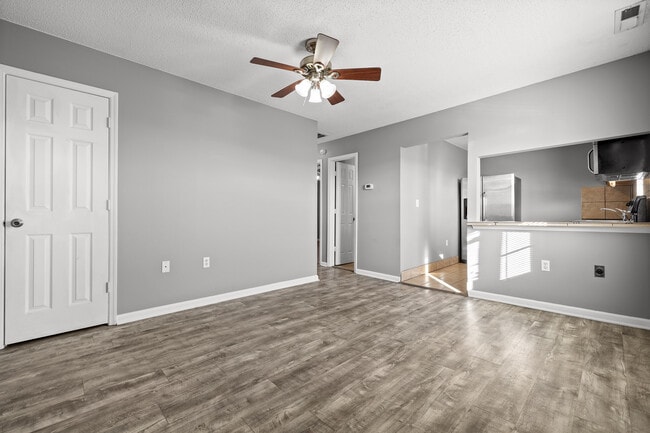 New Adventure Apartments in Madisonville, TN - Foto de edificio - Building Photo