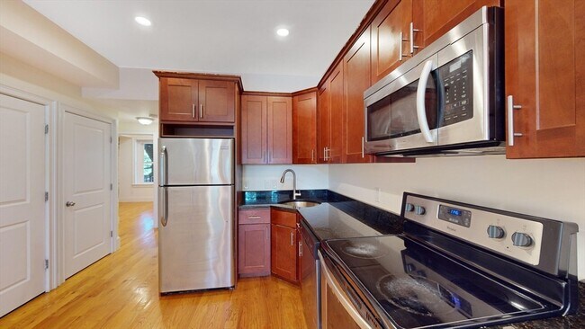 79 Brighton Ave, Unit 2 in Boston, MA - Building Photo - Building Photo