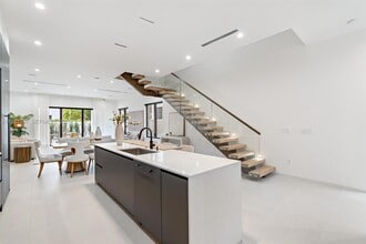 1410 NE 5th St in Fort Lauderdale, FL - Foto de edificio - Building Photo