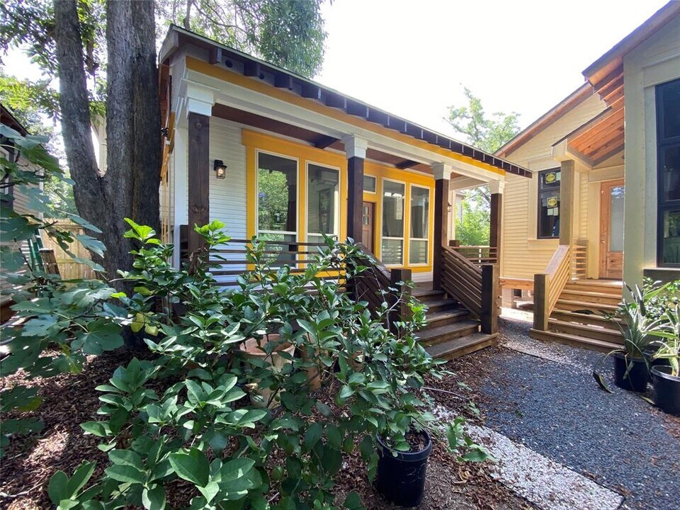 815 E 23rd St in Houston, TX - Building Photo