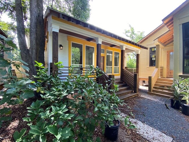 property at 815 E 23rd St