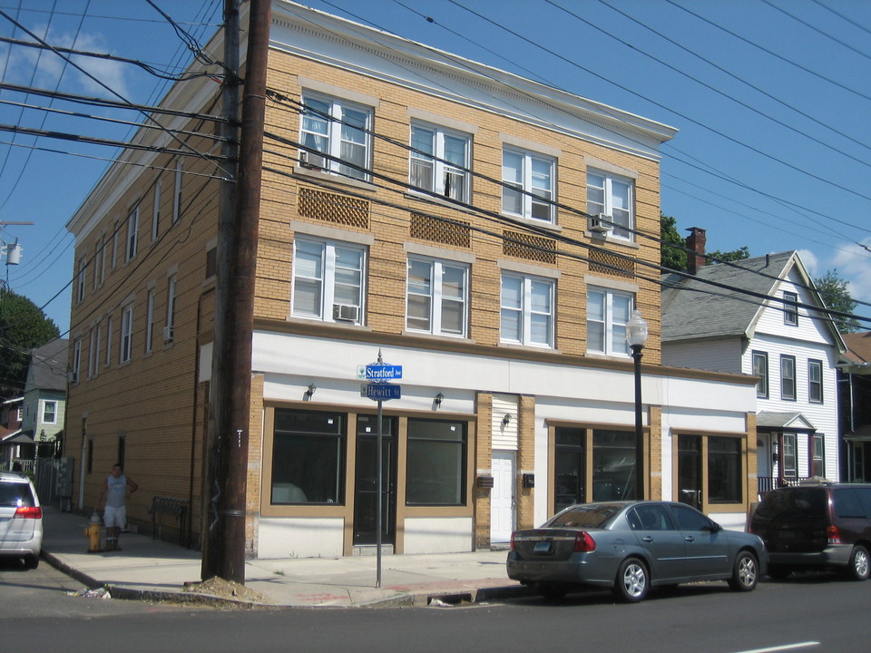 1611 Stratford Ave in Bridgeport, CT - Building Photo