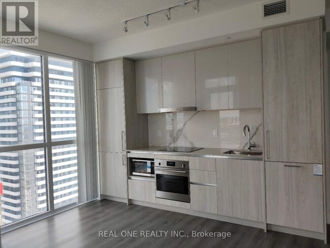 property at 225-3225 Commerce St