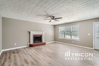 670 Georgian Hills Dr in Lawrenceville, GA - Foto de edificio - Building Photo