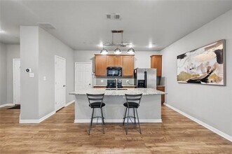 5941 Lost Valley Dr in The Colony, TX - Foto de edificio - Building Photo