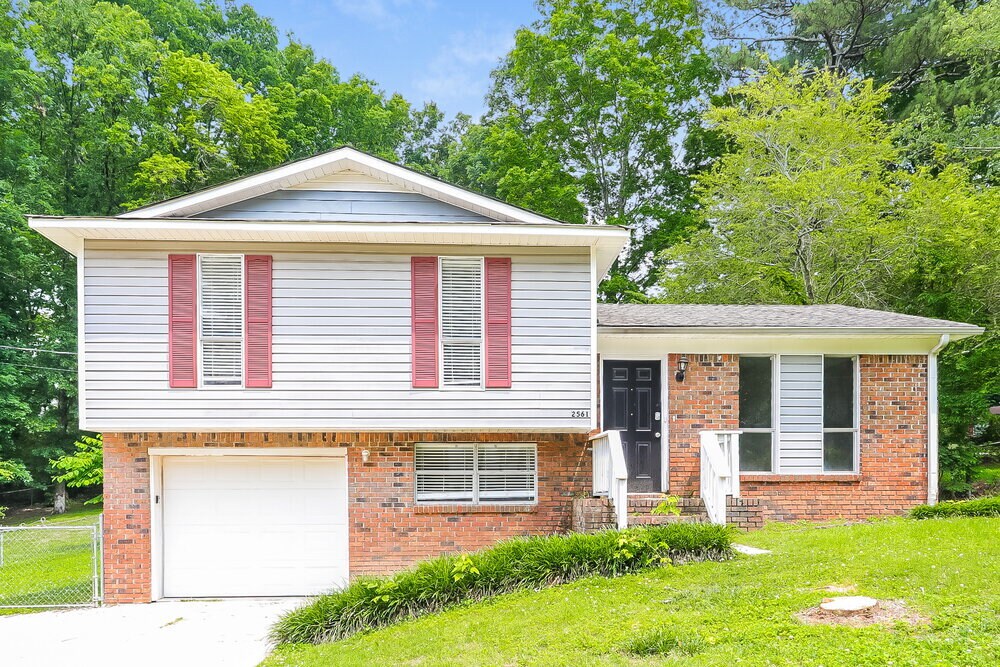 2561 Gaylon St in Birmingham, AL - Building Photo