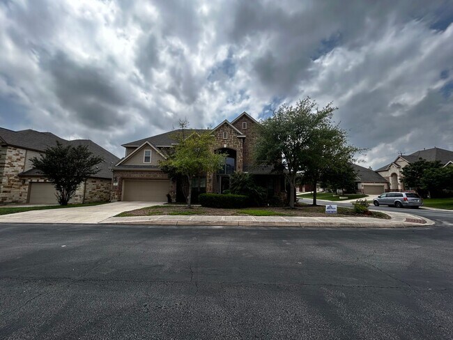 5343 Osprey Oak in San Antonio, TX - Building Photo - Building Photo