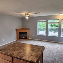 305 NE Kingwood in Waukee, IA - Building Photo - Building Photo