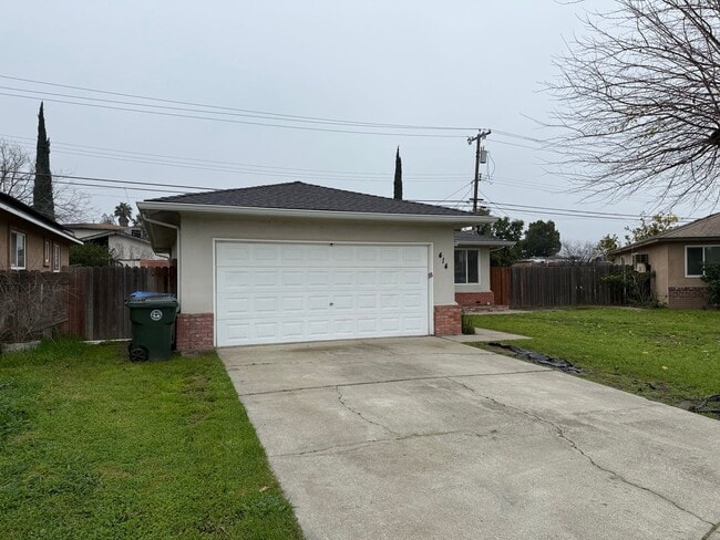 414 Dan St in Manteca, CA - Building Photo - Building Photo