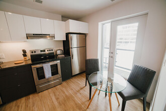 221 Stradbrook Ave in Winnipeg, MB - Building Photo - Building Photo