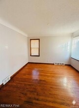 15625 Bringard Dr in Detroit, MI - Foto de edificio - Building Photo