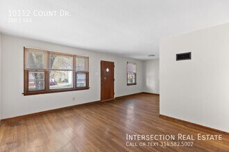 10112 Count Dr in St. Louis, MO - Building Photo - Building Photo