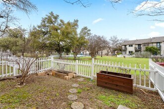 1848 River Crossing Cir in Austin, TX - Building Photo - Building Photo