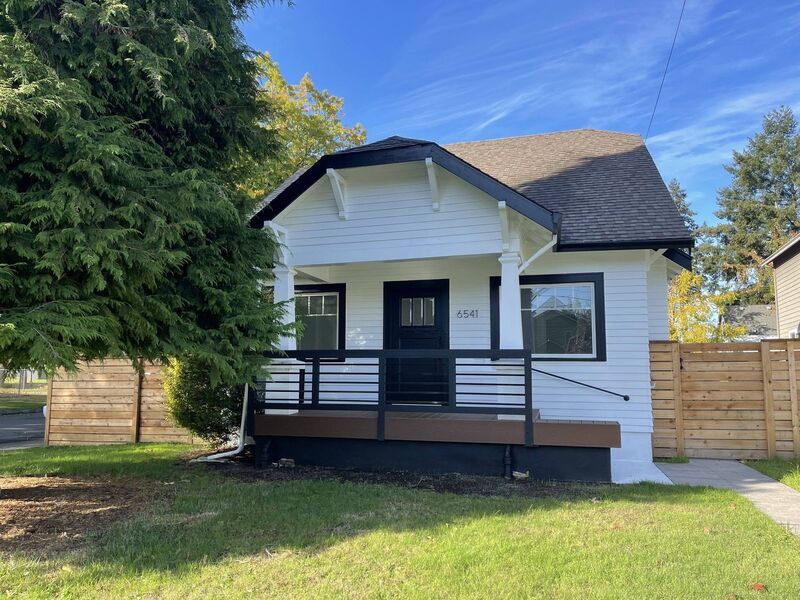 6541 SE 89th Ave in Portland, OR - Building Photo