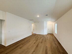 3625 Blue Ave in Mustang, OK - Building Photo - Building Photo
