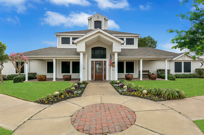 Lakeview in Fort Worth, TX - Foto de edificio - Building Photo