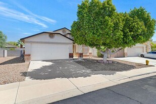 8830 E Dallas St in Mesa, AZ - Building Photo