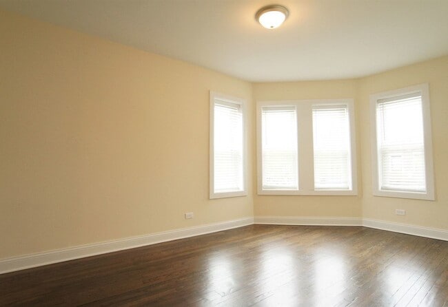 3535 W Fullerton Ave in Chicago, IL - Building Photo - Building Photo