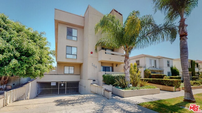 144 N Hamilton Dr in Beverly Hills, CA - Foto de edificio - Building Photo