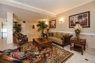 2700 Coconut Bay Ln, Unit 423 in Sarasota, FL - Foto de edificio - Building Photo