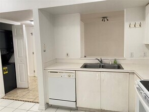 495 Las Cortes Ln in Orlando, FL - Building Photo - Building Photo