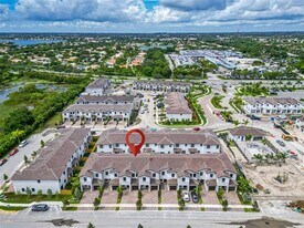 260 SW 159th Way in Pembroke Pines, FL - Building Photo