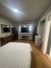 4522 E Washington St in Indianapolis, IN - Foto de edificio - Building Photo