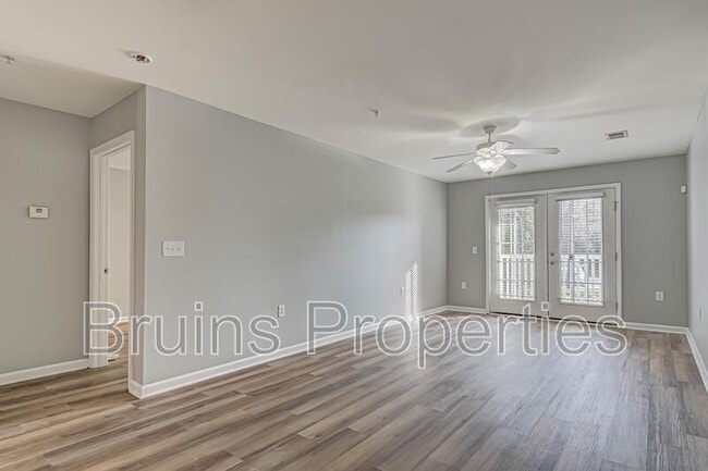 7108 W Friendly Ave in Greensboro, NC - Building Photo - Building Photo