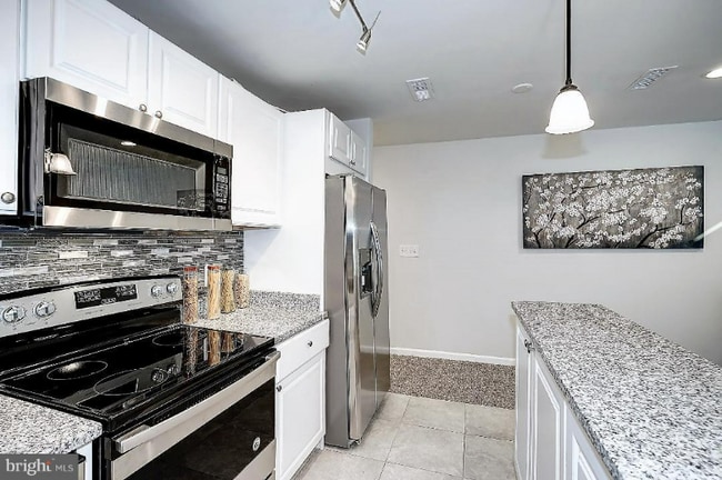 319 Burns St SE in Washington, DC - Foto de edificio - Building Photo