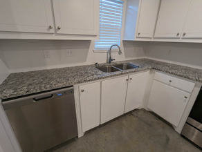 242 Skylane Dr in Pearl, MS - Building Photo - Building Photo