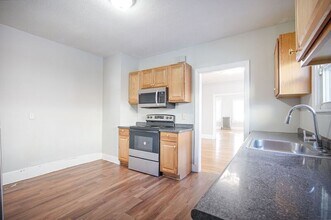 824 Sumner Ave in Springfield, MA - Building Photo - Building Photo