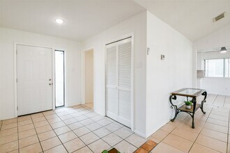 5635 Greenhill Forest Dr in Houston, TX - Building Photo - Building Photo