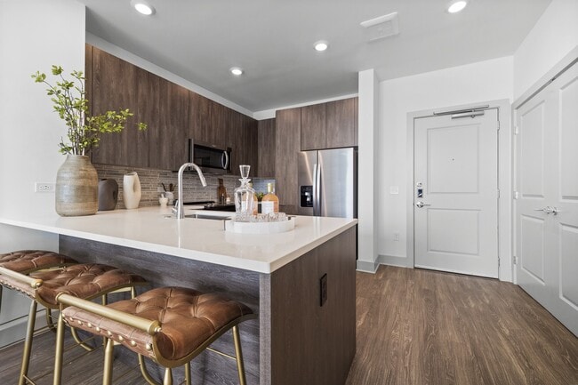 Hanover Hyannis in Barnstable, MA - Foto de edificio - Building Photo