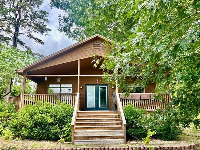 property at 820 S Ray Ave