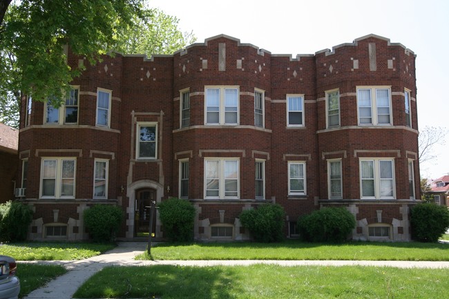 8439 S Blackstone Ave in Chicago, IL - Foto de edificio - Building Photo