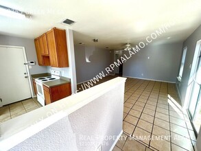 9755 Green Mesa in San Antonio, TX - Building Photo - Building Photo